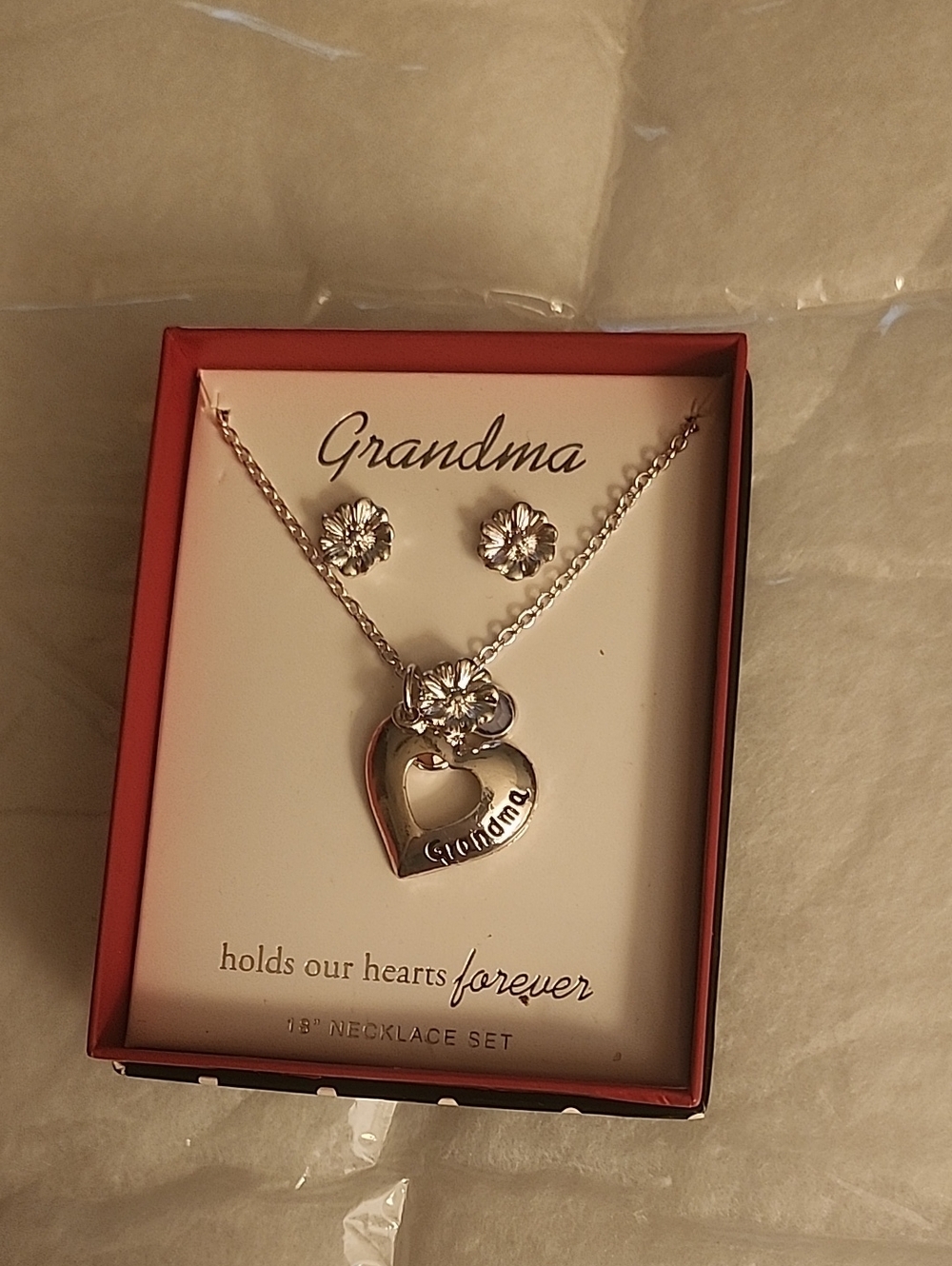 Grandma Heart Pendant Necklace and Flower Stud Earrings
